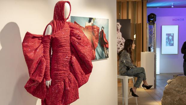 Uno de los diseños de María Escoté expuesto en la galería We Collect de Madrid