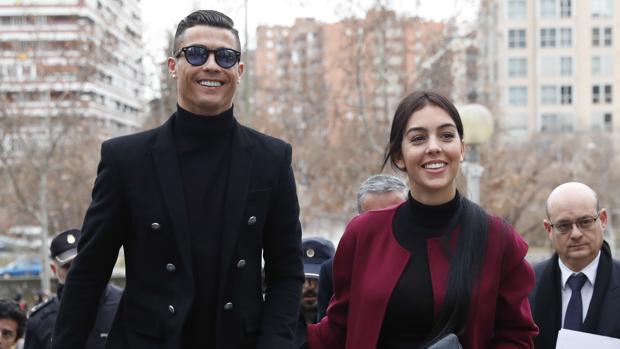 Cristiano Ronaldo y su mujer Georgina Rodríguez.