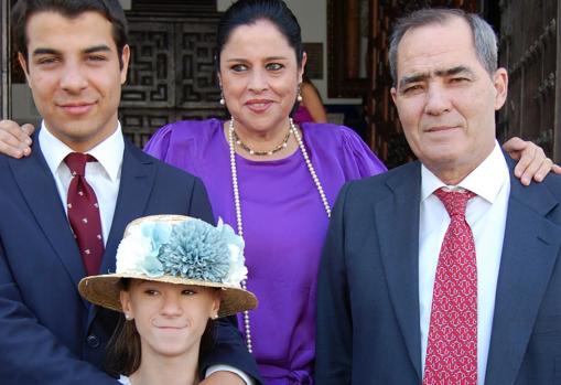 La familia al completo en una foto actual