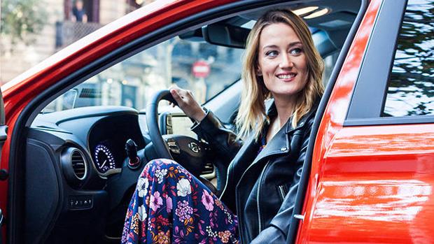 Mireia Belmonte a los mandos del nuevo Hyundai Kona