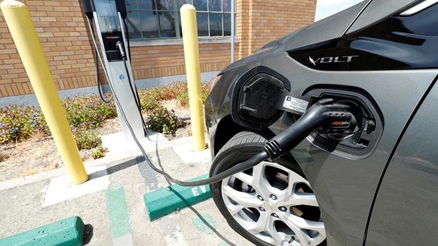 Proceso de recarga de un vehículo eléctrico