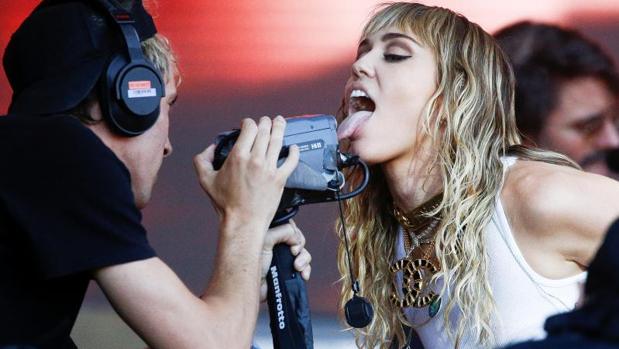 Miley Cyrus en el Festival de Glastonbury, en Inglaterra