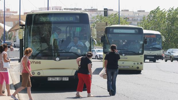 Este lunes entra en servicio la nueva línea de autobuses entre Camas y la estación de metro de San Juan Bajo