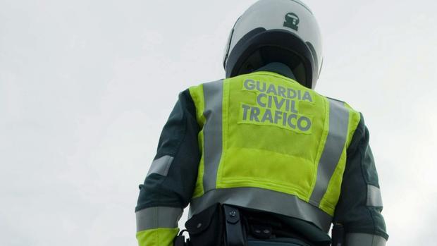 Un agente de la Guardia Civil
