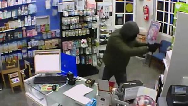 La Guardia Civil ha detenido al ladrón que intentó robar en una farmacia de Brenes