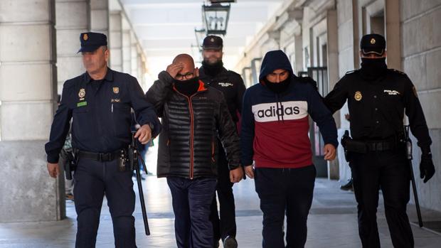 Dos de los detenidos del triple crimen en Dos Hermanas