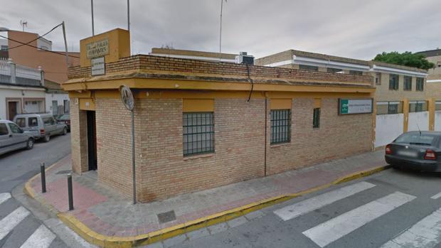El colegio de Dos Hermanas que está siendo investigado por la autoridad judicial y educativa