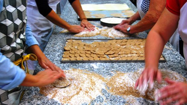Existen una demanda laboral creciente en la ciudad para la elaboración de productos como las Tortas de Alcalá