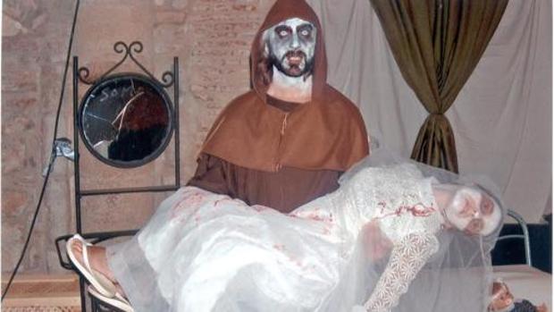 Dos personas caracterizadas en una edición pasada de la Noche del terror de San Nicolás del Puerto