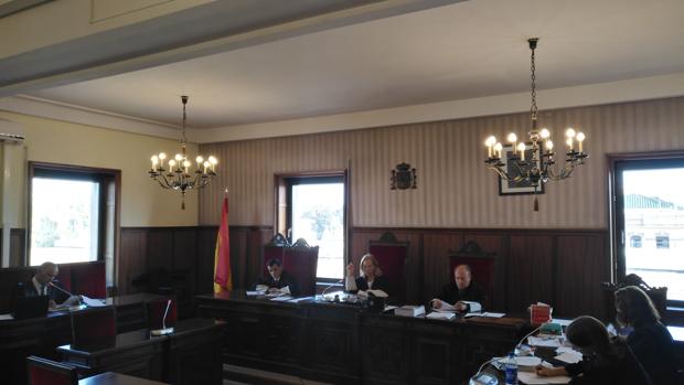 Tribunal de la Sección Tercera de la Audiencia que juzga al joven acusado de abusos