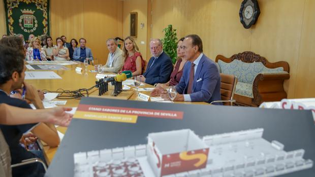 Presentación por parte del presidente de la Diputación de Sevilla de la participación de la provincia en la feria «Andalucía Sabor»
