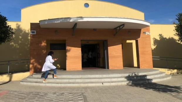 El centro de salud de Los Montecillos, obligado a cerrar por las tardes por la falta de personal