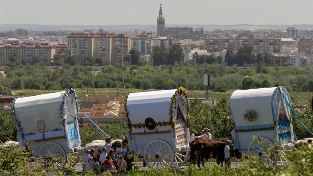 Carretas de la Hermandad de Triana por la cuesta del Caracol