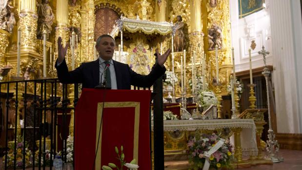 Alberto García Reyes, durante el pregón