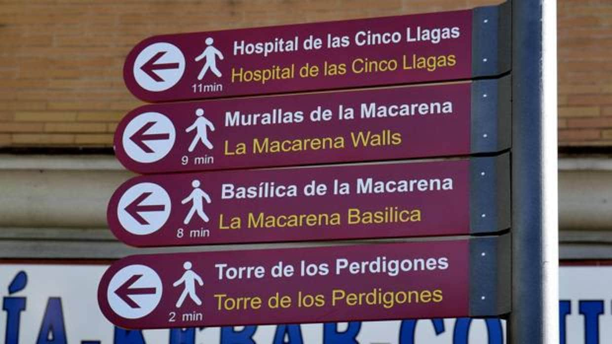 Las Traducciones De Los Carteles Turisticos De Sevilla Foco De Burlas En Las Redes