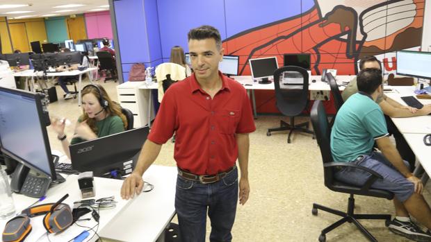 Enrique Parrilla en su sede sevillana de Lantia