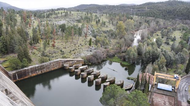 Imagen del pantano de Aracena