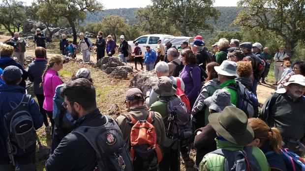 Protesta celebrada ayer contra el cambio de trazado de la vereda el Salto de la Trocha