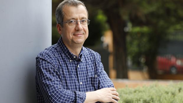 Javier Puerto, presidente del colectivo APIA, que integra a profesores de instituto de Andalucía