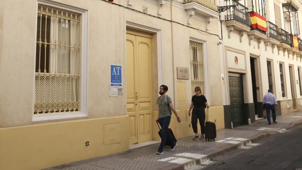 Apartamentos turísticos en la calel San Vicente, junto al Museo