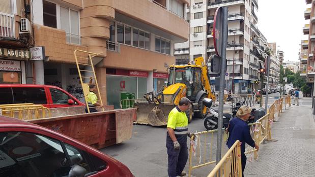 Obras de peatonalización en la calle Pedro Pérez Fernández