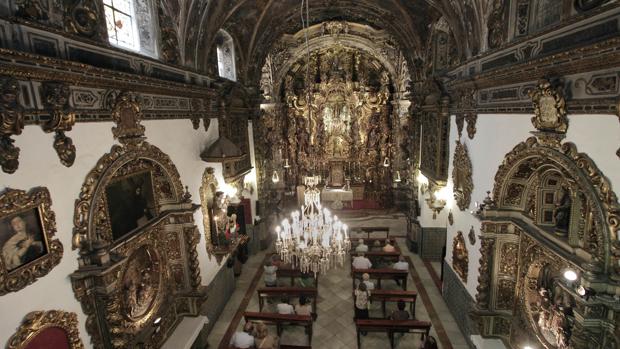 Interior de la capillita de San José