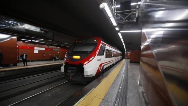 Interior de la estación de cercanías de San Bernardo de Sevilla
