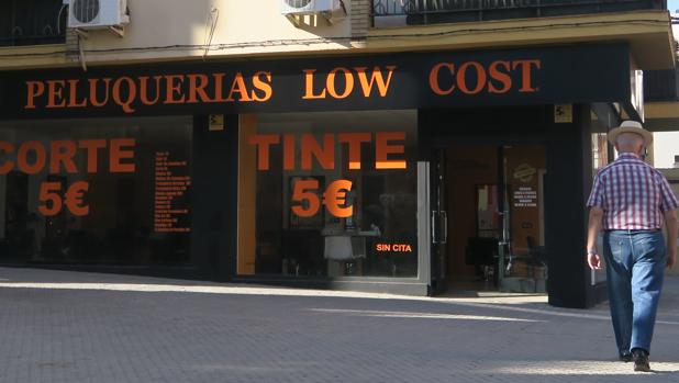 Los Franquiciados De Las Peluquerias Low Cost Acusan A Los Duenos De La Cadena Sevillana Del Fraude