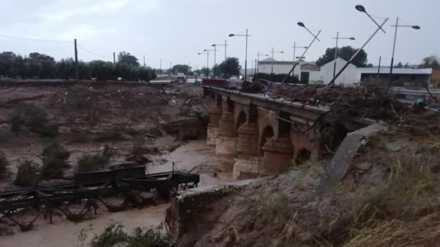 Puente caído en Aguadulce a causa del temporal de lluvias