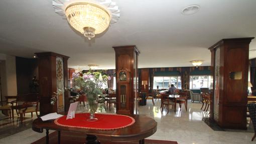 Salones del Hotel Inglaterra, en la Plaza Nueva