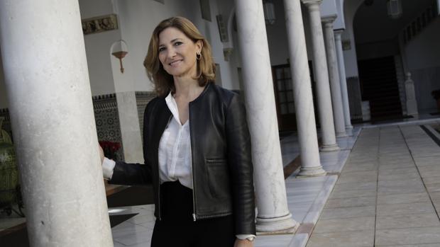 Alicia Martínez ha sido concejal en el Ayuntamiento de Sevilla y ahora es diputada andaluza, especializada en temas de vivienda y urbanismo