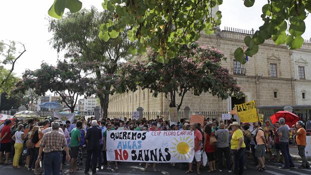 Manifestación por el calor en las aulas