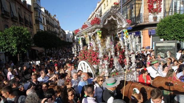 Salida de la Hermandad del Rocío de Triana
