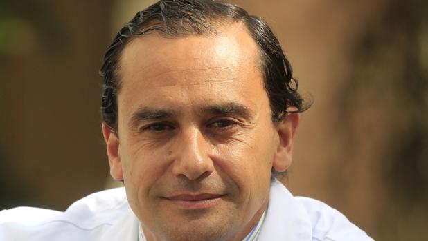 Salvador Morales es un experto en nuevas técnicas quirúrgicas