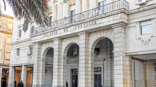 Fachada de los Juzgados de Sevilla