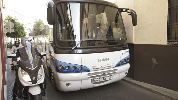 La calle Águilas es una de las arterias principales del Centro y está saturada de tráfico