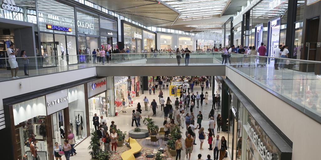Black Friday en Sevilla: Lagoh, el complejo comercial y de ocio familiar de  Sevilla, celebra su primer Black Friday